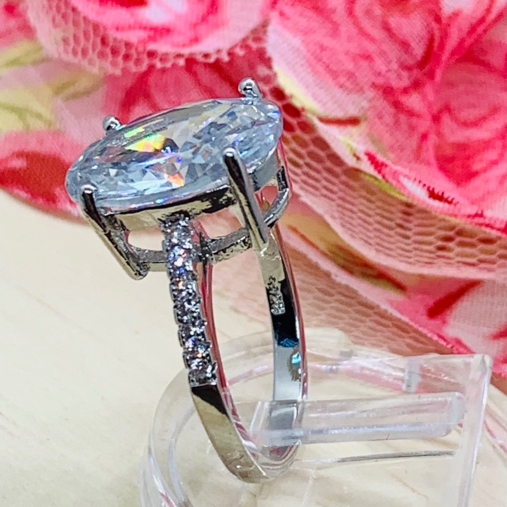 6 Ct CZ Big Oval Silver Ring - Picture 5 of 5